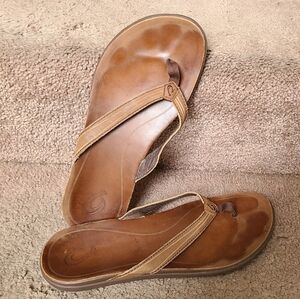 OluKai Sz 9 Women's Brown Leather Flip Flops